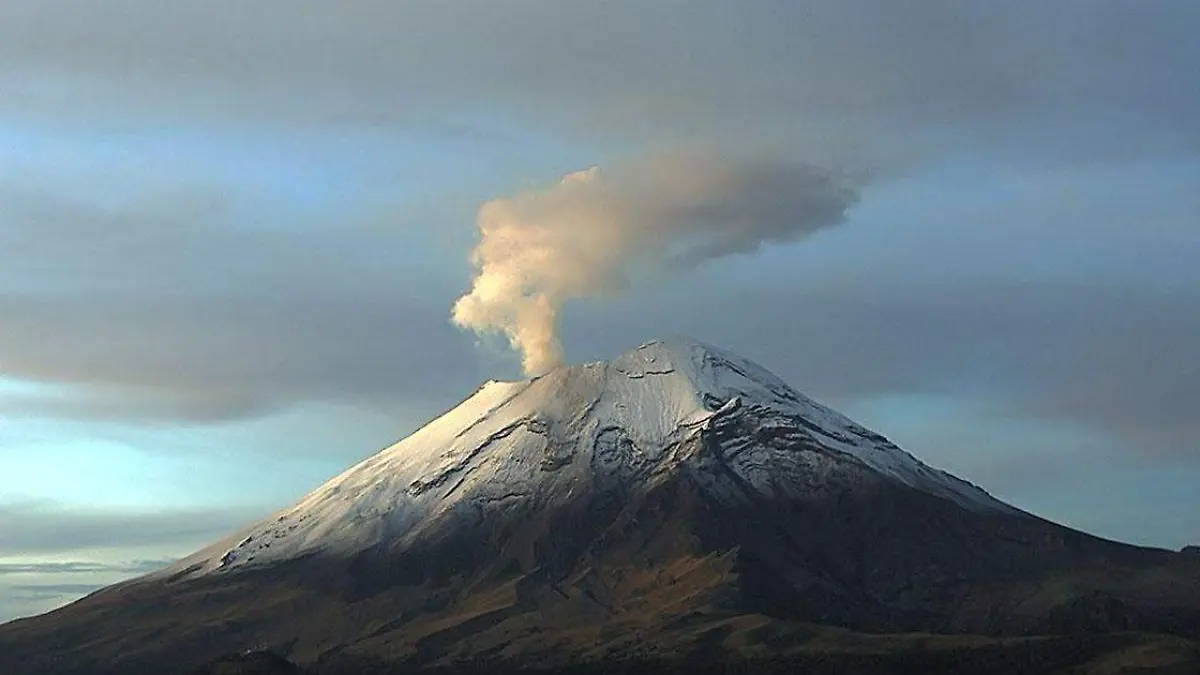 En las últimas las últimas 24 horas, se detectaron en el volcán Popocatépetl 28 exhalaciones